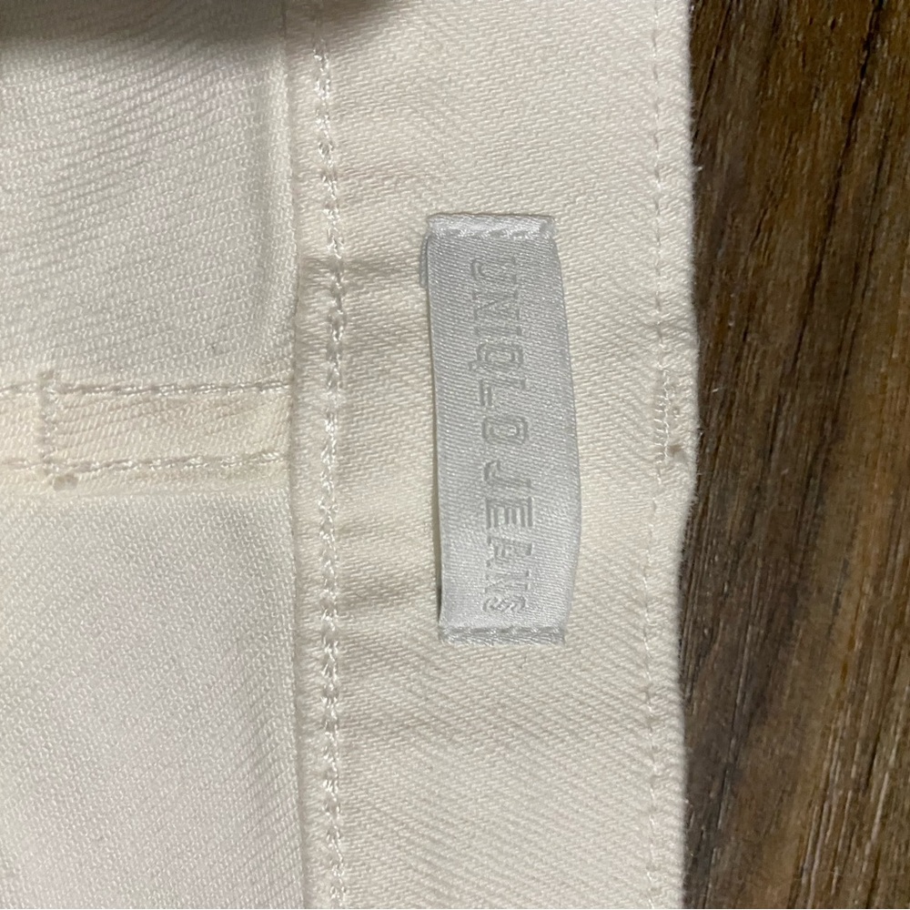 Uniqlo White Straight Leg Jeans Size 30 - Picture 2 of 3